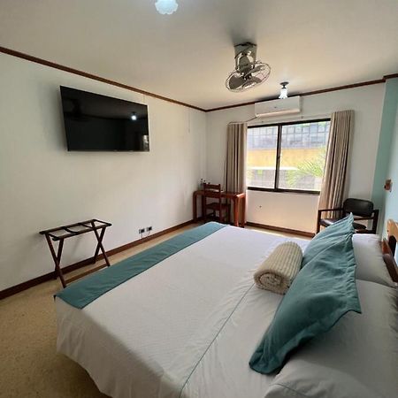 Hotel Caucasia Εξωτερικό φωτογραφία