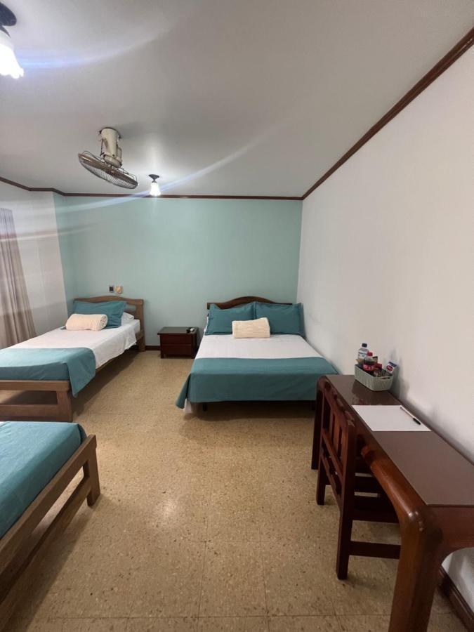 Hotel Caucasia Εξωτερικό φωτογραφία