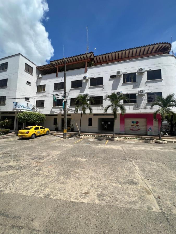 Hotel Caucasia Εξωτερικό φωτογραφία