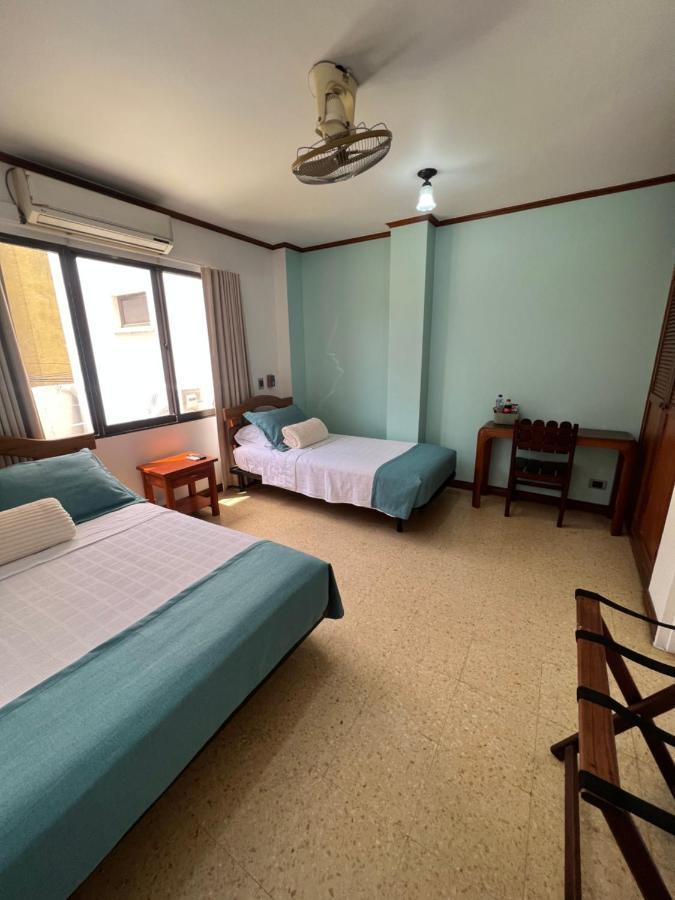 Hotel Caucasia Εξωτερικό φωτογραφία