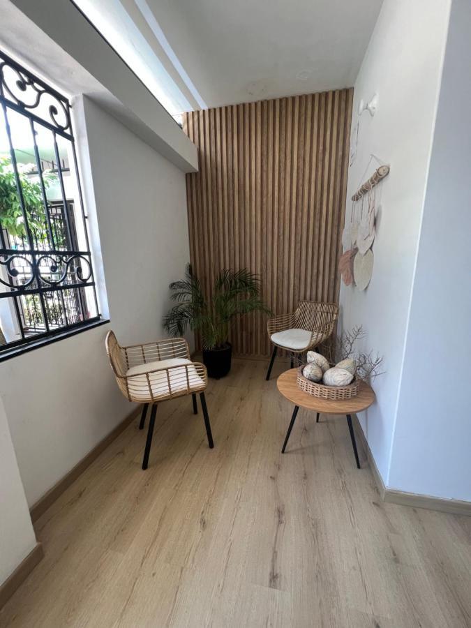 Hotel Caucasia Εξωτερικό φωτογραφία